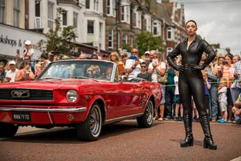 Bond Stunt Action in Bexhill Town Centre - 3 (thumbnail)